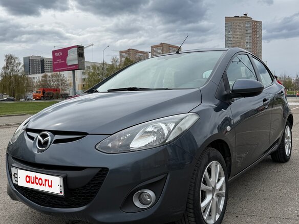 2011 Mazda 2 II Рестайлинг (DE2), серый, 630000 рублей - вид 3