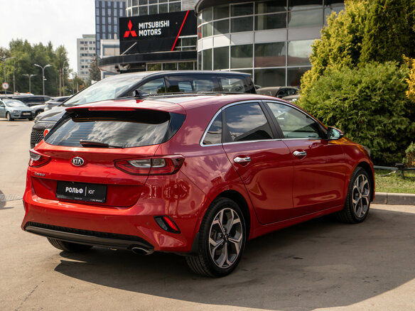 2018 Kia Ceed III, красный - вид 3