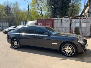 2013 BMW 7 серии 750i xDrive V (F01/F02/F04) Рестайлинг, серый, 1600000 рублей, вид 5