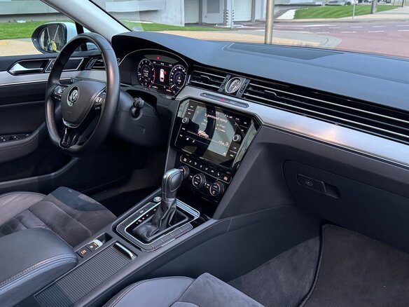 2018 Volkswagen Passat B8, белый, 1990000 рублей - вид 15