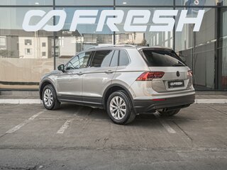 2019 Volkswagen Tiguan II, серебристый, 2199000 рублей, вид 2