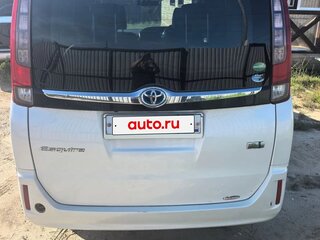 2015 Toyota Esquire I, белый, 1100000 рублей, вид 4