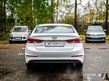 2016 Hyundai Elantra VI (AD), белый, 1020000 рублей, вид 4