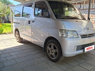 2013 Toyota Town Ace IV, серебристый, 1000000 рублей, вид 1