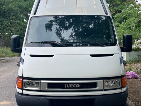 2003 Iveco Daily, белый, 960000 рублей - вид 1