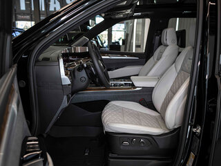 2025 Cadillac Escalade V Рестайлинг, чёрный, 18776513 рублей, вид 3