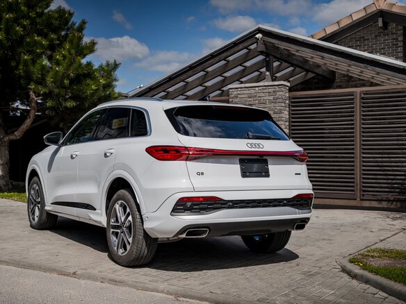 2025 Audi Q5 45 TFSI III (GU), белый, 5600000 рублей - вид 5