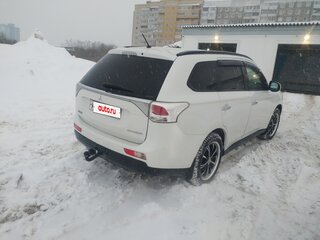 2013 Mitsubishi Outlander III, белый, 1350000 рублей, вид 5