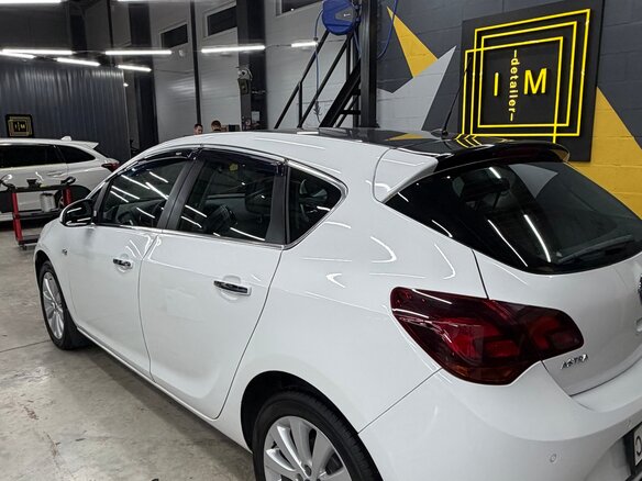 2013 Opel Astra J Рестайлинг, белый, 890000 рублей - вид 3
