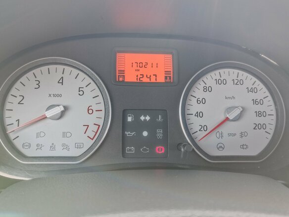 2008 Renault Logan I, красный - вид 10