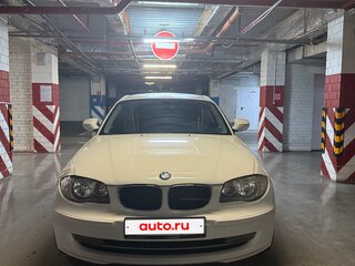 2011 BMW 1 серии 116i I (E81/E82/E87/E88) Рестайлинг, белый, 900000 рублей, вид 1