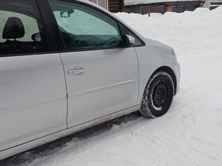 2011 Volkswagen Touran I Рестайлинг 2, серебристый, 1050000 рублей, вид 3