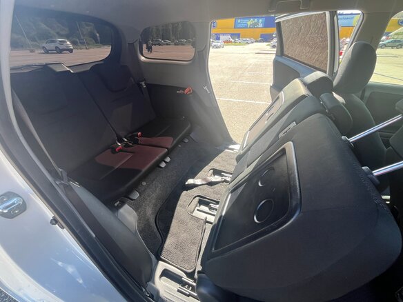 2014 Toyota Wish II Рестайлинг, белый - вид 33