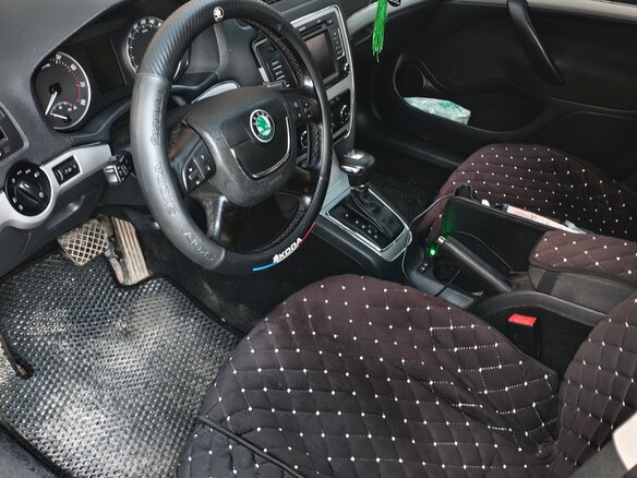 2012 Skoda Octavia II (A5) Рестайлинг, серый, 950000 рублей - вид 6