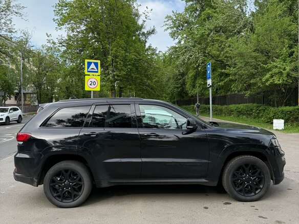 2021 Jeep Grand Cherokee IV (WK2) Рестайлинг, чёрный, 4000000 рублей - вид 3