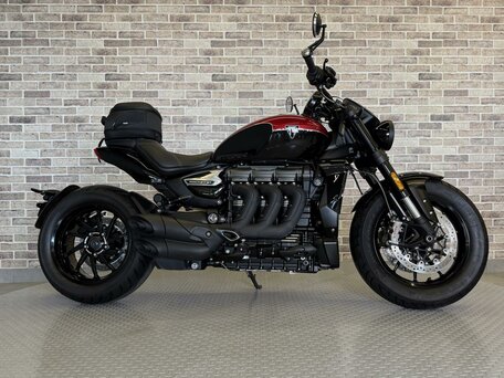 2025 Triumph Rocket 3, чёрный, 2775000 рублей, вид 1