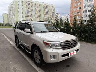 2012 Toyota Land Cruiser 200 Series Рестайлинг 1, белый, 4000000 рублей, вид 2