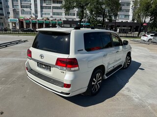 2019 Toyota Land Cruiser 200 Series Рестайлинг 2, белый, 8990000 рублей, вид 4