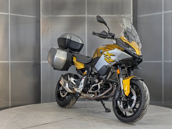 2021 BMW F 900 XR, жёлтый, 1099000 рублей - вид 1