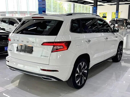 2023 Skoda Karoq I Рестайлинг, белый, 1750000 рублей, вид 4