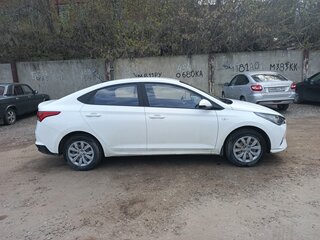2020 Hyundai Solaris II Рестайлинг, белый, 1450000 рублей, вид 2