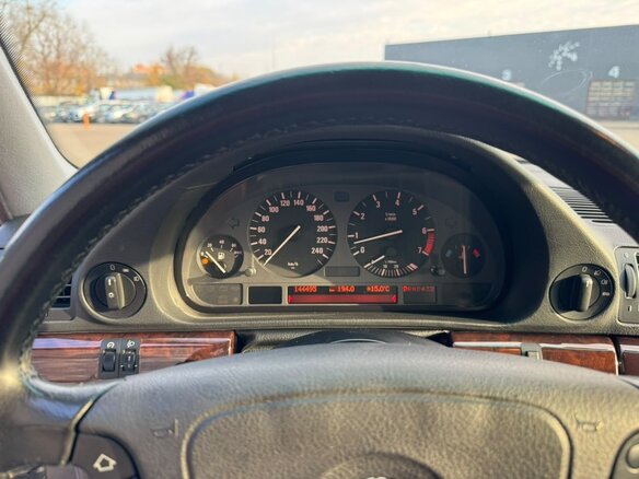 1994 BMW 7 серии 740i III (E38), серый, 6000000 рублей - вид 8