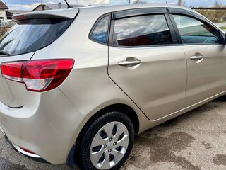 2015 Kia Rio III Рестайлинг, бежевый, 740000 рублей, вид 4