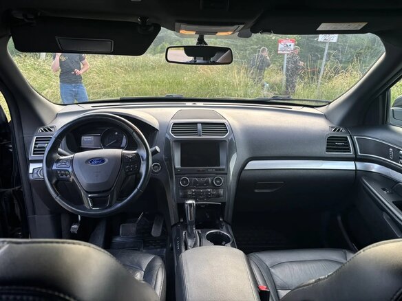 2017 Ford Explorer V Рестайлинг, чёрный, 2150000 рублей - вид 6