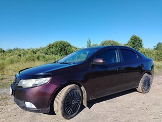 2011 Kia Cerato 6-speed II, пурпурный, 750000 рублей, вид 2