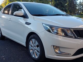 2012 Kia Rio 5-speed III, белый, 915000 рублей, вид 1