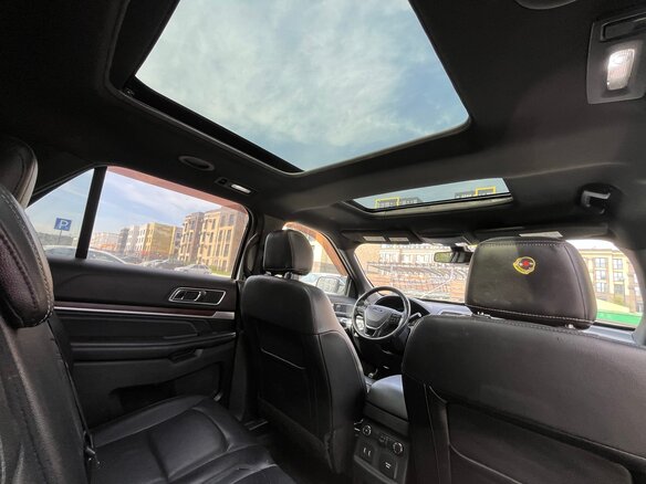 2016 Ford Explorer V Рестайлинг, серебристый, 1790000 рублей - вид 9