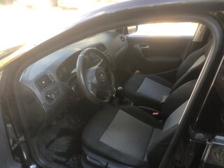 2010 Volkswagen Polo V, чёрный, 700000 рублей, вид 5