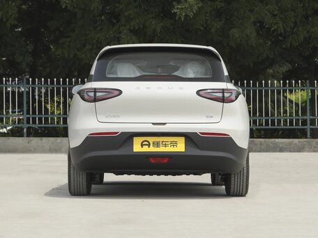 2025 Geely EX2, бежевый, 1770000 рублей, вид 3