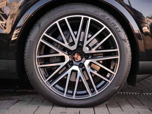 2025 Porsche Cayenne E-Hybrid Coupé III Рестайлинг, чёрный - вид 19