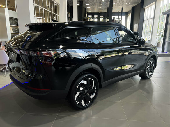 2026 Omoda C7, чёрный, 3499000 рублей - вид 2