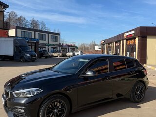 2020 BMW 1 серии 118i III (F40), чёрный, 2150000 рублей, вид 5