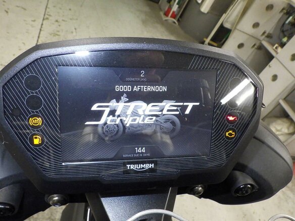 2025 Triumph Street Triple, чёрный, 1477000 рублей - вид 8