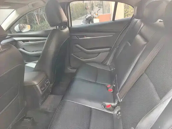 2021 Mazda 3 Axela IV (BP), белый, 1130000 рублей - вид 9