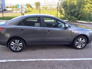 2013 Kia Cerato 6-speed II, серый, 880000 рублей, вид 4
