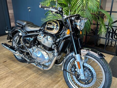 2026 Royal Enfield Classic 650, чёрный, 723000 рублей, вид 4