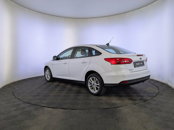 2017 Ford Focus III Рестайлинг, белый, 1550000 рублей - вид 6