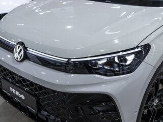 2026 Volkswagen Tiguan L Pro III (China Market), бежевый, 5250000 рублей, вид 3
