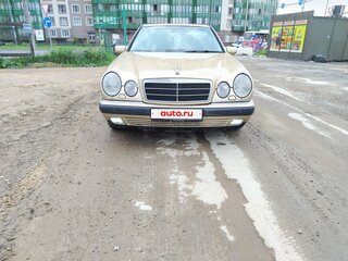 1999 Mercedes-Benz E-Класс 240 II (W210, S210), золотистый, 460000 рублей, вид 2