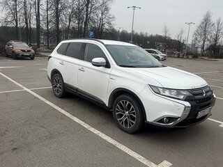 2018 Mitsubishi Outlander III Рестайлинг 2, белый, 2222000 рублей, вид 2