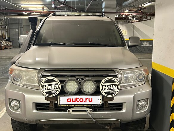 2008 Toyota Land Cruiser 200 Series, серебристый, 3500000 рублей