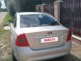 2010 Ford Focus II Рестайлинг, серебристый, 440000 рублей, вид 4