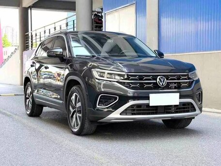 2023 Volkswagen Tayron I Рестайлинг, серый, 2600000 рублей, вид 2