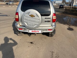 2004 Chevrolet Niva I, серебристый, 270000 рублей, вид 5