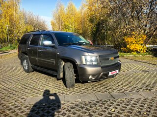 2013 Chevrolet Tahoe 6AT III, коричневый, 2200000 рублей, вид 3