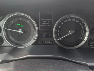 2019 Toyota Land Cruiser 200 Series Рестайлинг 2, белый, 7900000 рублей, вид 4